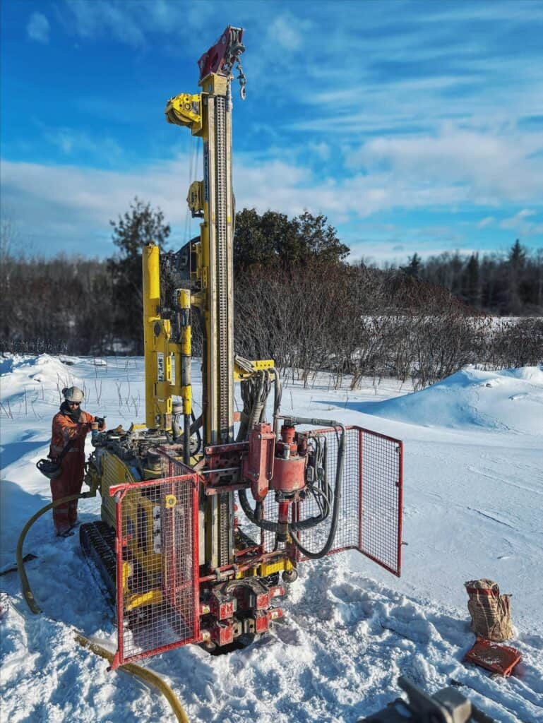2537_Mi3 bohrgerät Massenza Drilling Rigs Baustelle Kanada