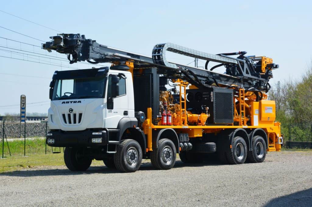 2703_Mi40 bohrgerät Massenza Drilling Rigs