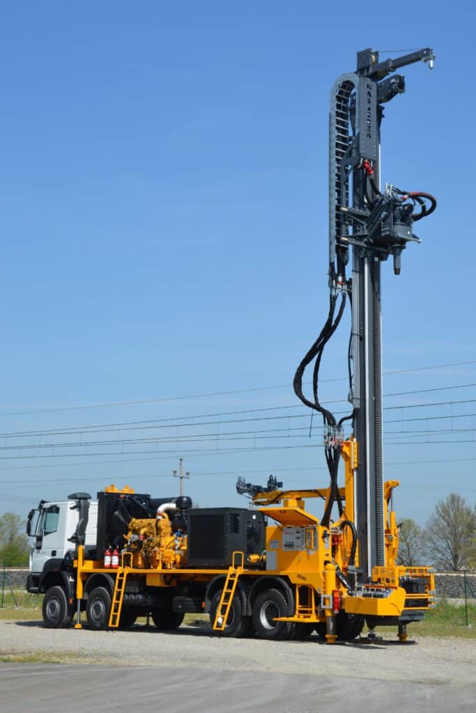 2703_Mi40 bohrgerät Massenza Drilling Rigs