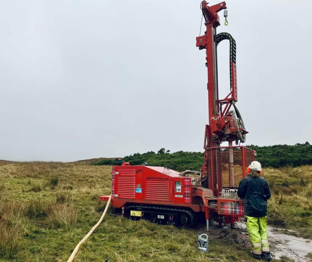 2672_Mi4 bohrgerät Massenza Drilling Rigs Baustelle Vereinigtes Königreich