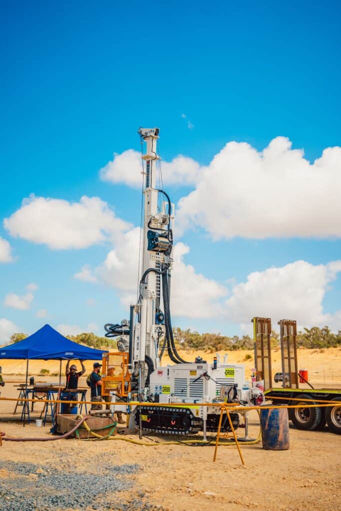 2687_Mi5 bohrgerät Massenza Drilling Rigs Baustelle  Australien